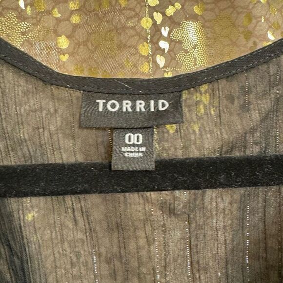 Torrid Black Babydoll Crinkle Lurex Chiffon Crochet Lace-Up Top 00 Medium - Picture 3 of 12